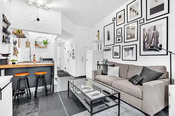 Rented by Cooper & Cooper Real Estate | media 2