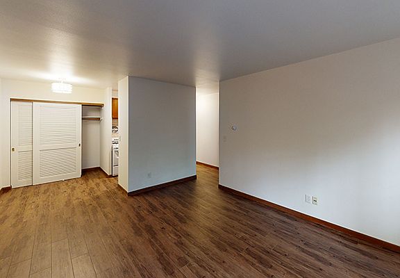 4th image of 2545 N Frederick Ave #107