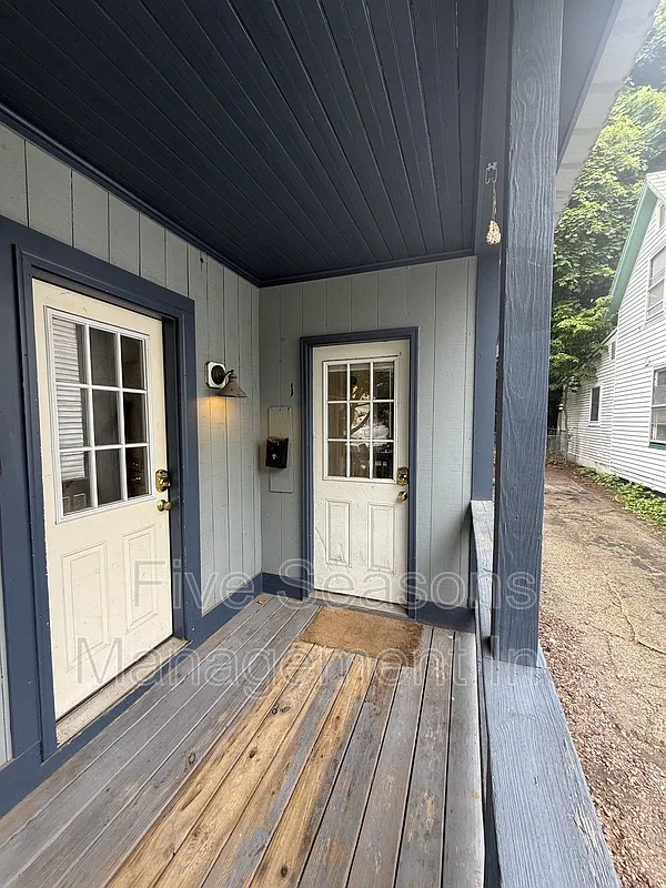 3 bed, 2.0 bath, 800 sqft, $2,800 — Photo 2