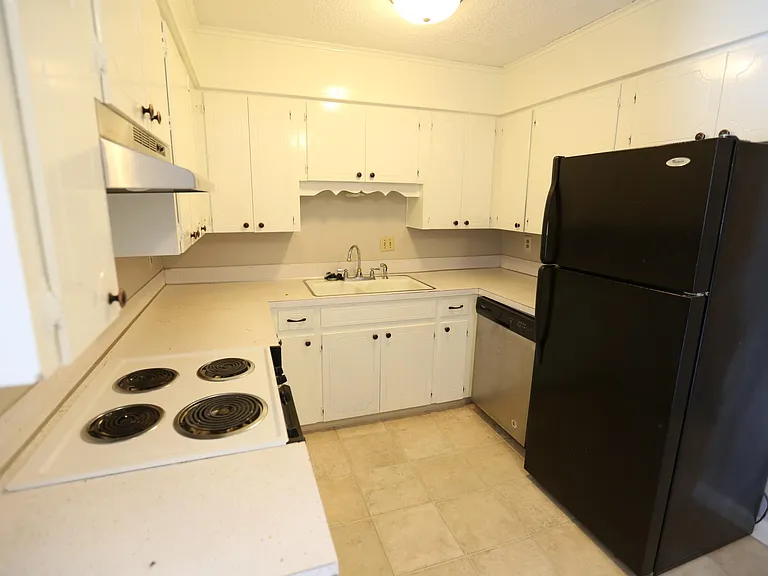 5101 H St #8 — Photo 5