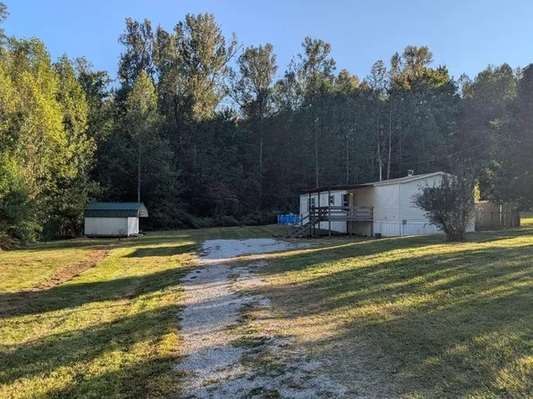 1221 Dean Hundley Rd, East Bernstadt, KY 40729