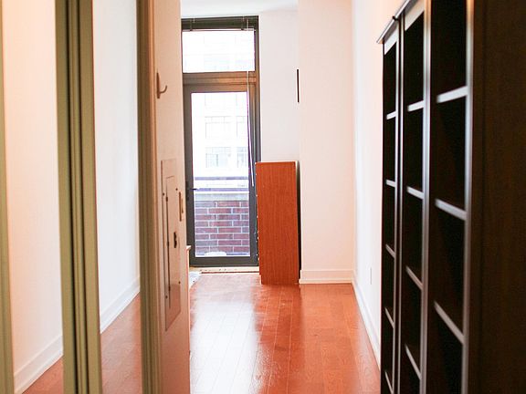 3rd image of 389 Washington St #21D