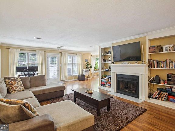 5th image of 4 Plantation Dr NE #A
