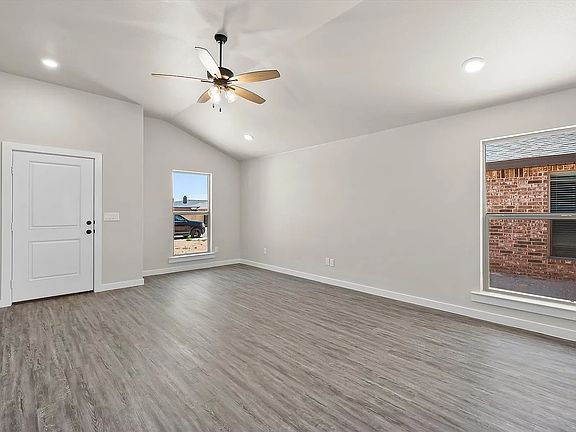 4th image of 3109 Kingsville St