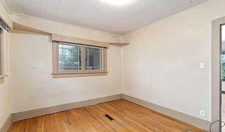 117 Locust St — Photo 2