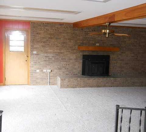 3rd image of 906 Woodlawn St
