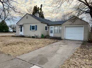 1921 State St, Cedar Falls, IA 50613