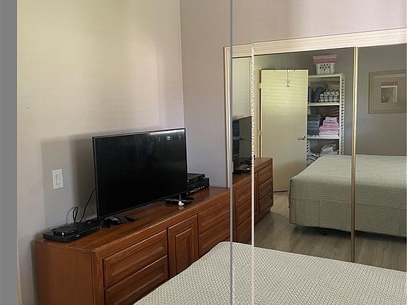 3rd image of 19114 Avenue Of The Oaks Unit B