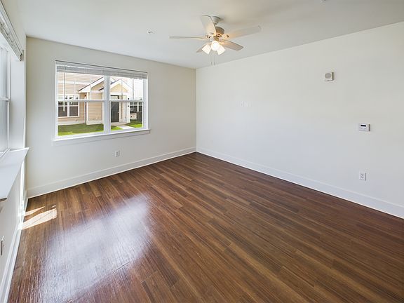 2nd image of 675 Victory Ln #9-103