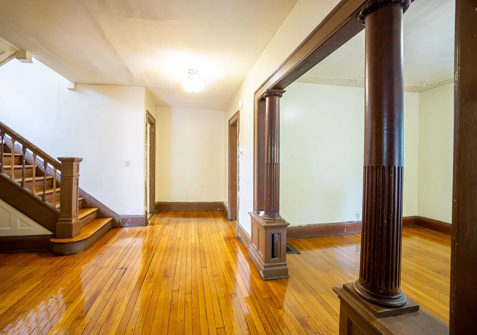 108 Avondale - Available 8/1/27 - Spacious 5 Bed/2 Bath Single Family Home With Off Street Parking — Photo 4