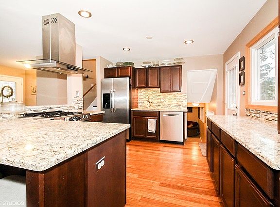 5th image of 795 Milton Ln