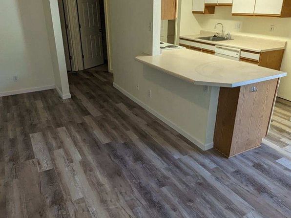 700 NE Johnson St #18