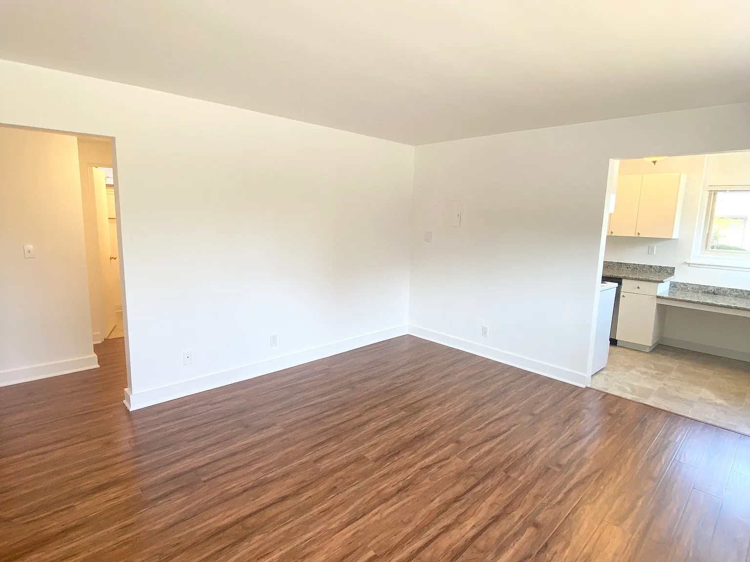 1 bed, 700 sqft, $1,895 — Photo 2
