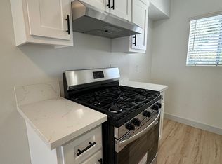 2216 W Wardlow Rd #7, Long Beach, CA 90810