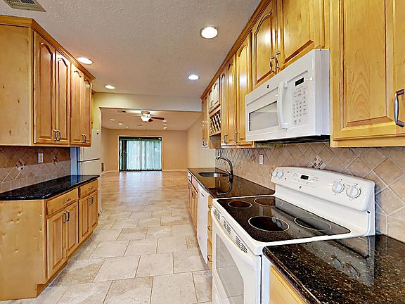 3rd image of 228 Medford Ct Unit B