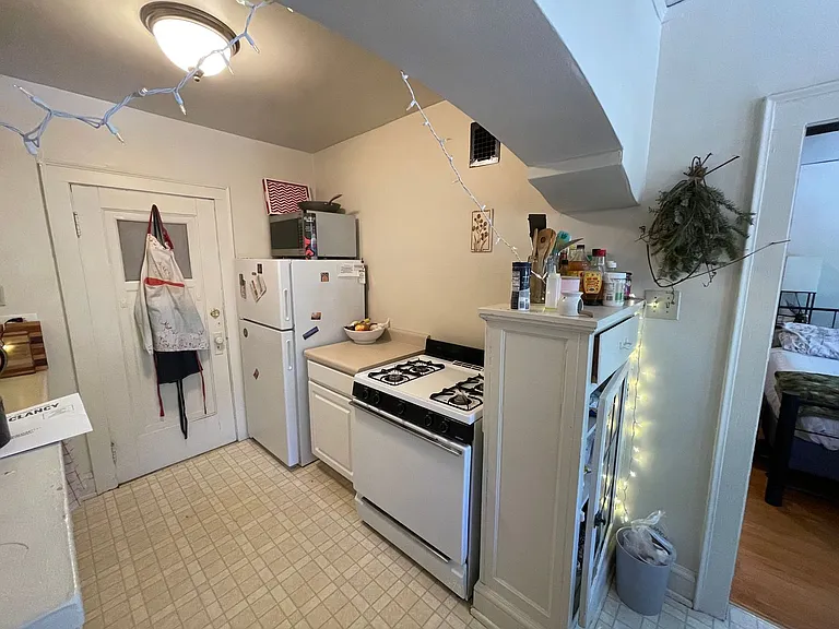 1805 E Park Pl — Photo 7