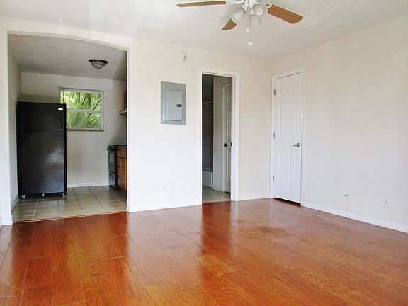 4th image of 1452 Palm Ave