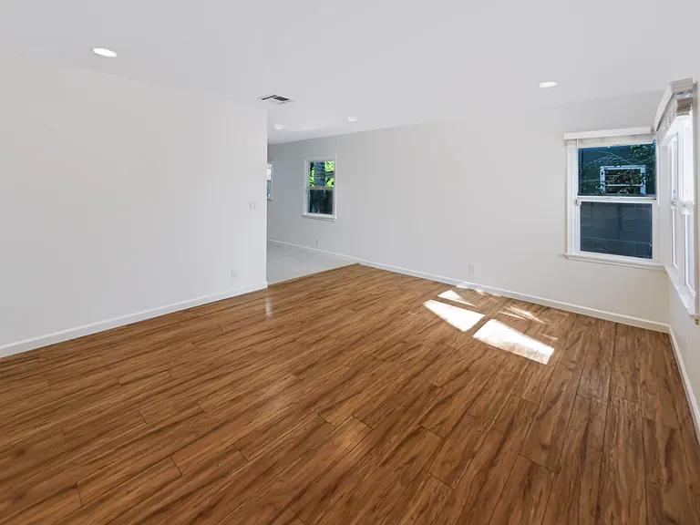 Living Room 1 Entrance