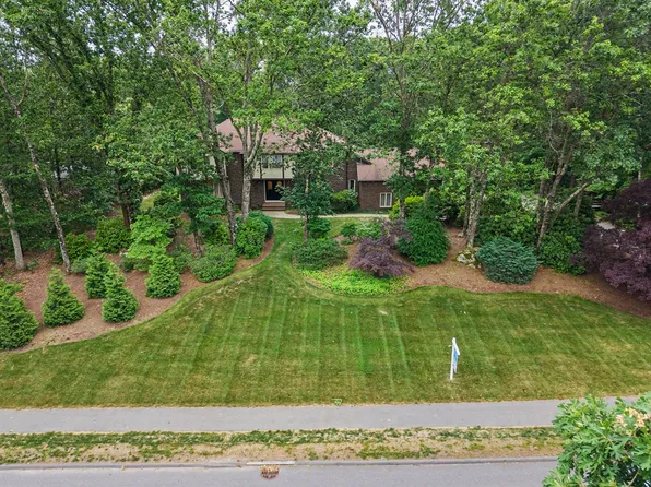 42 Eisenhower Dr, Sharon, MA 02067