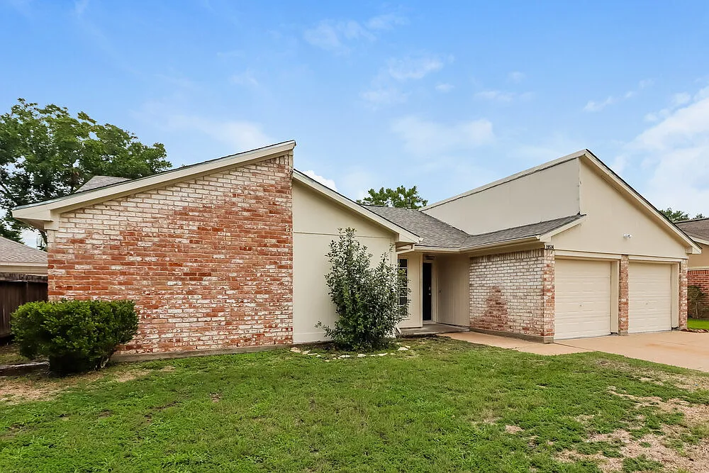 3 bed, 2.0 bath, 1452 sqft, $1,885 — Photo 3