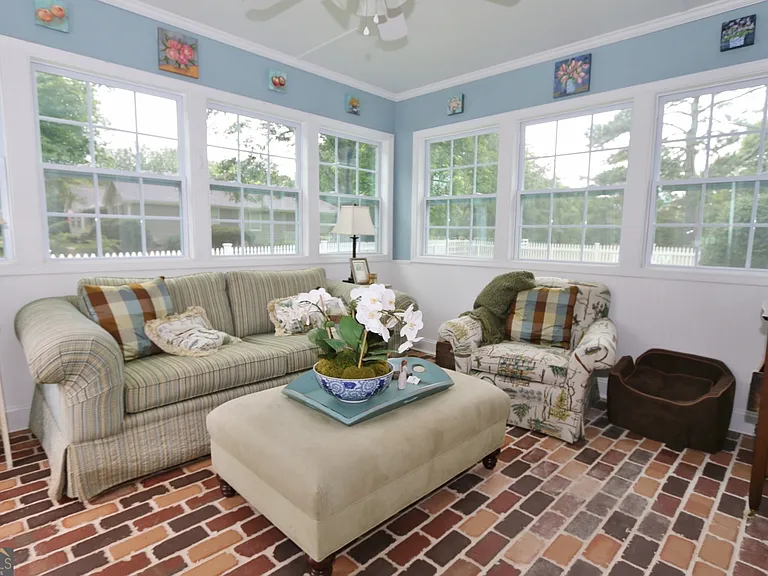 1001 Brownwood Rd — Photo 8
