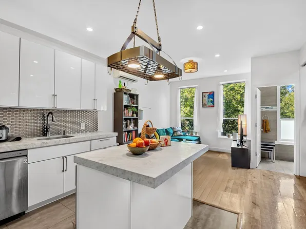 936A Lafayette Ave #3FAM, Brooklyn, NY 11221