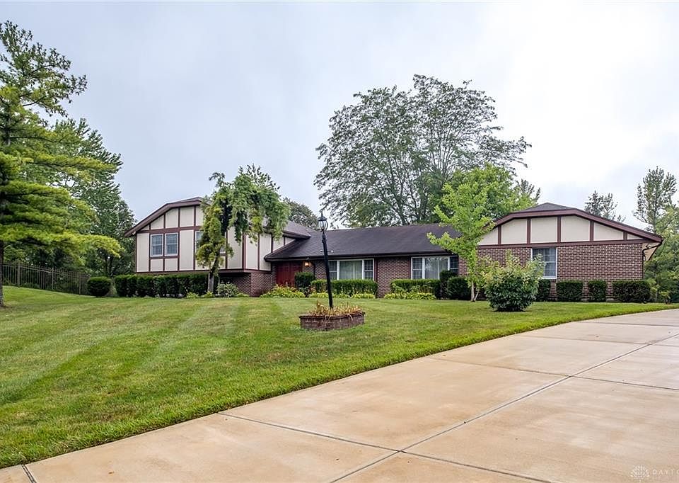 1st image of 395 Colonial Dr