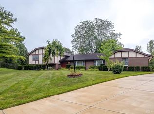 395 Colonial Dr, Dayton, OH 45434