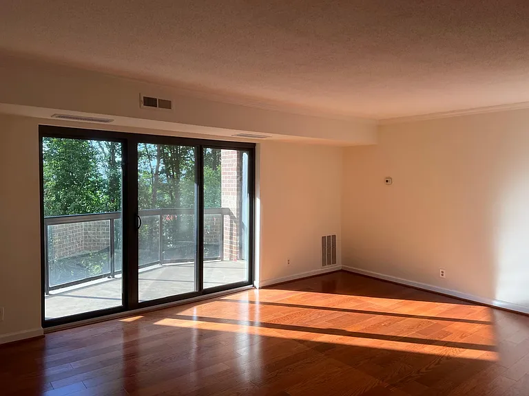 8370 Greensboro Dr #216 — Photo 7