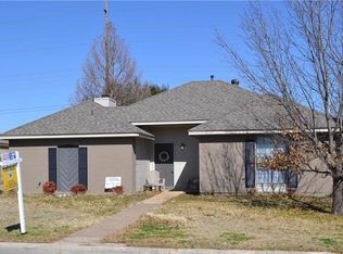 305 Meadow Ln, Denton, TX 76207