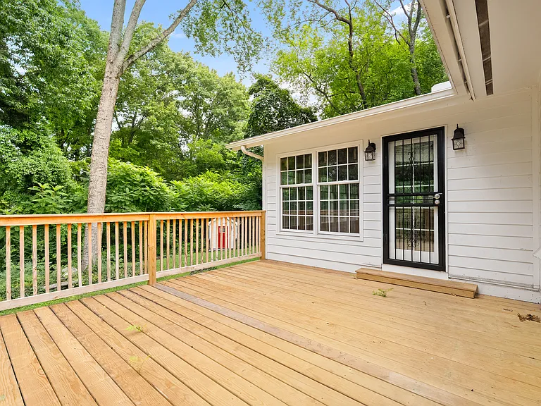 8045 Sabre Dr — Photo 29