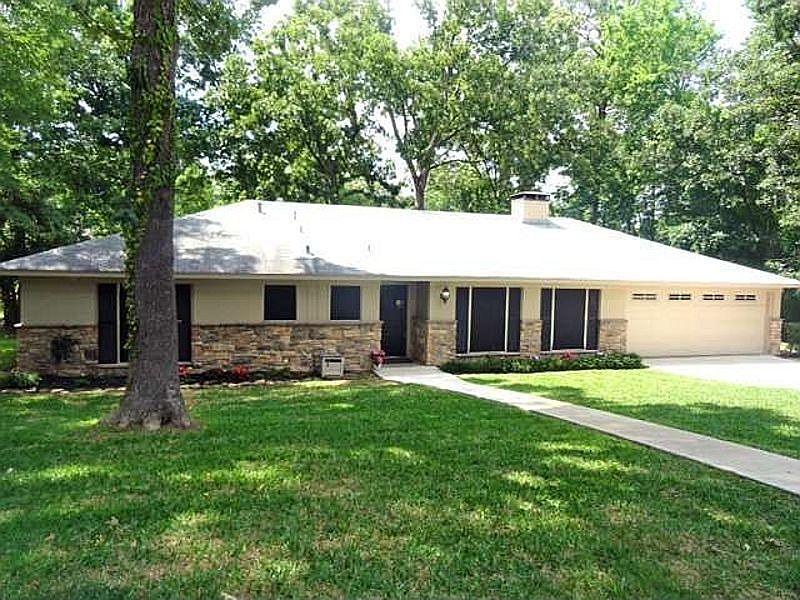 2nd image of 108 Hallie Dr
