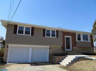 24 Wagon Ln, Cherry Hill, NJ 08002