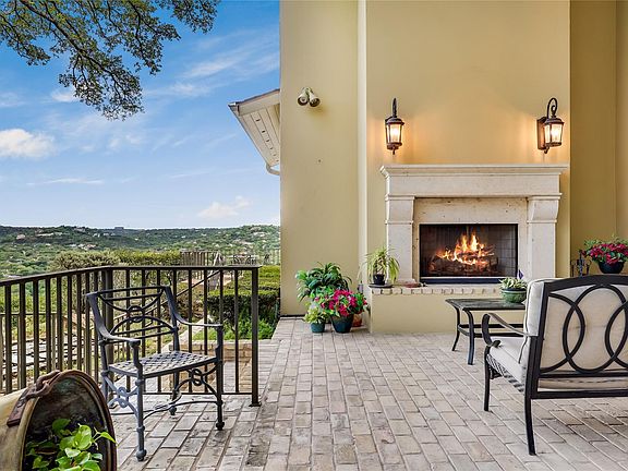5th image of 3418 Mount Bonnell Cir