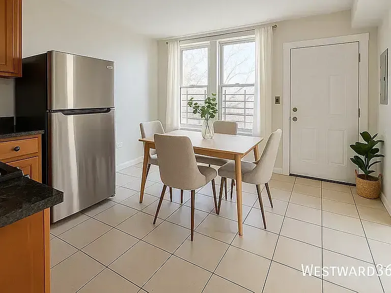 1141 S Francisco Ave #1R — Photo 5
