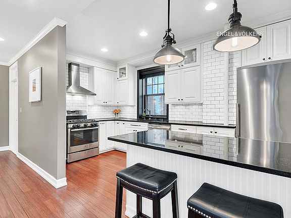 2nd image of 370 Central Park #213