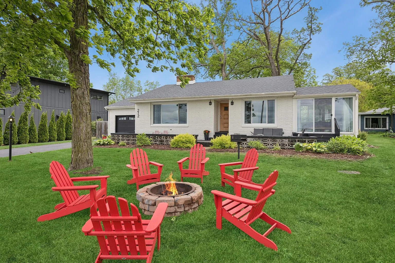 212 Lake Shore Dr photo 1