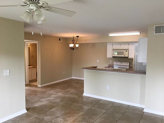 4th image of 141 SW Palm Dr APT 108