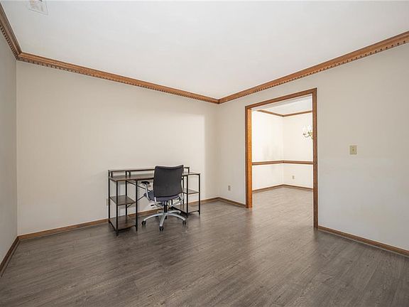 5th image of 1404 River Birch Run S