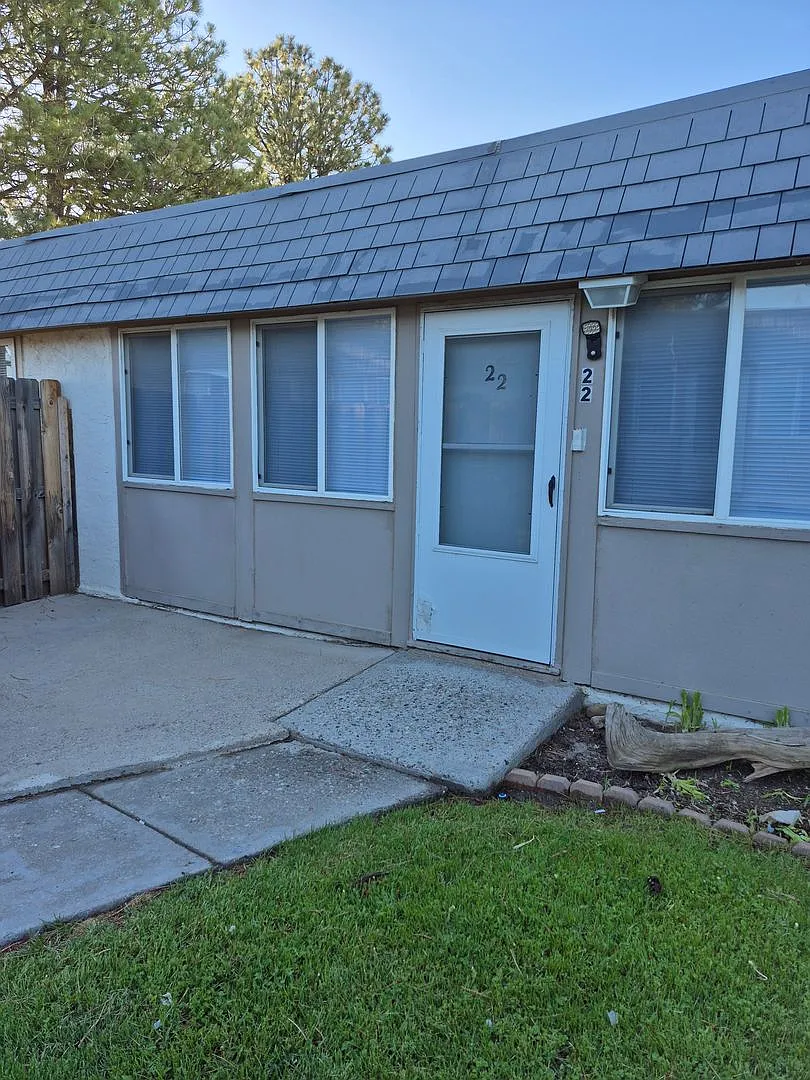Spacious 2 Bedroom Condo — Photo 1
