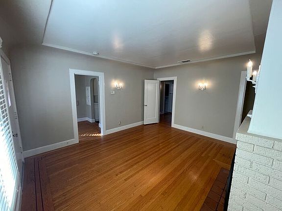 2nd image of 3949 M St Unit C