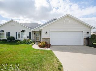 1405 Inglewood Cir, Bloomington, IL