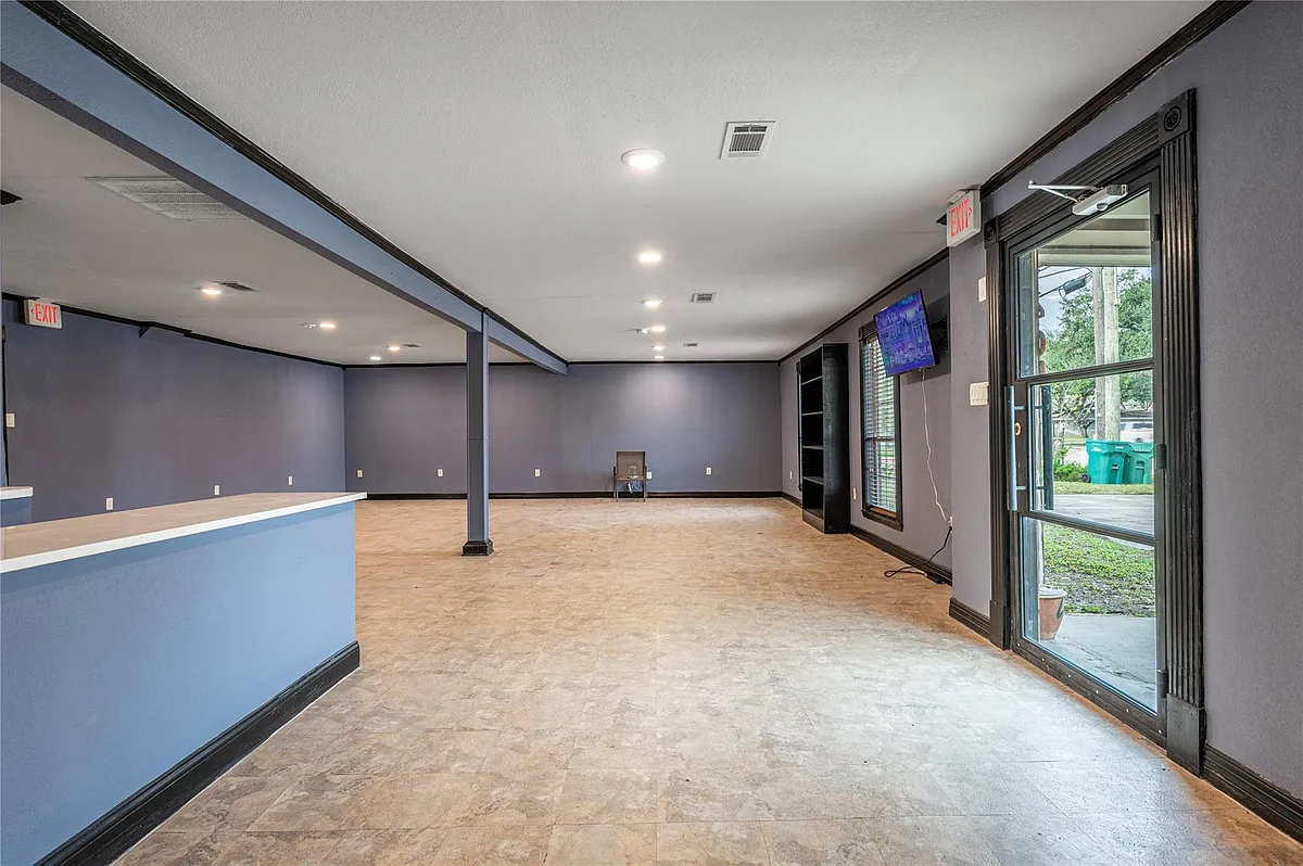 Building Photo - 1401 Cedar Dr