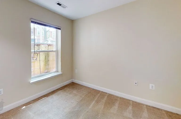 720 Barnes St NE — Photo 26