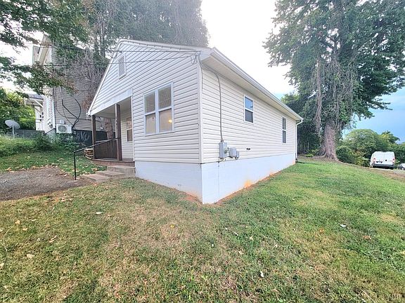 4th image of 1005 4th St
