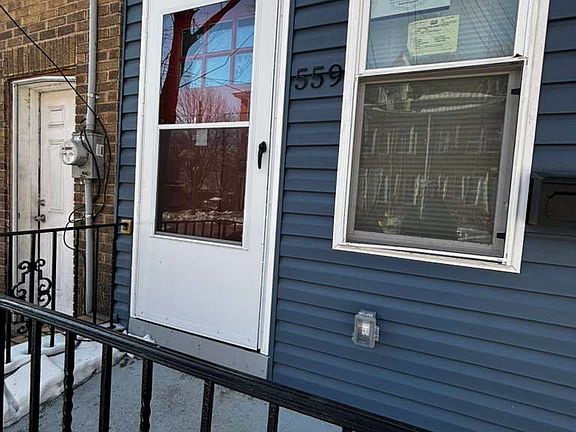 2nd image of 559 Lamberton St