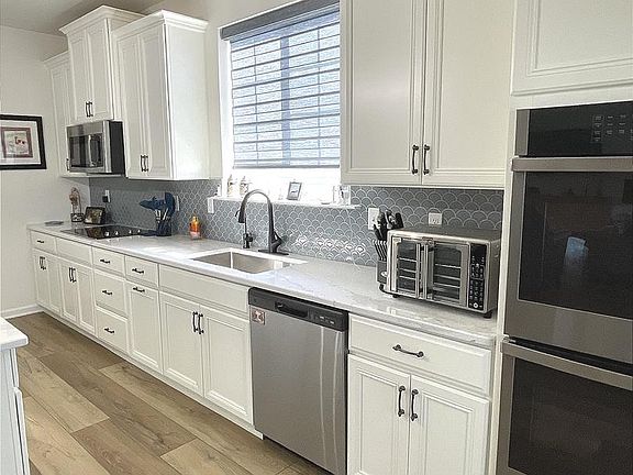 3rd image of 3016 Barber Ln