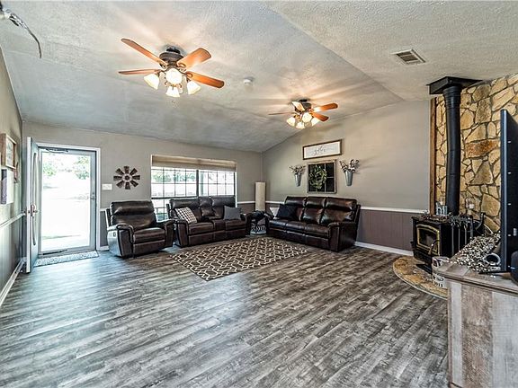 5th image of 262 County Road 4270