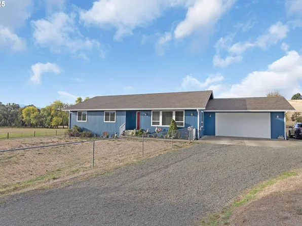 178 Dovetail Ln, Sutherlin, OR 97479