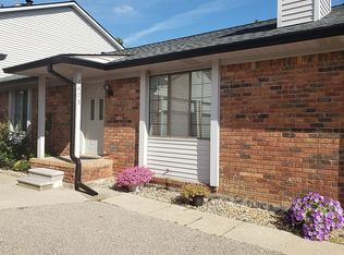 8475 Pepper Ridge Dr, Grand Blanc, MI 48439